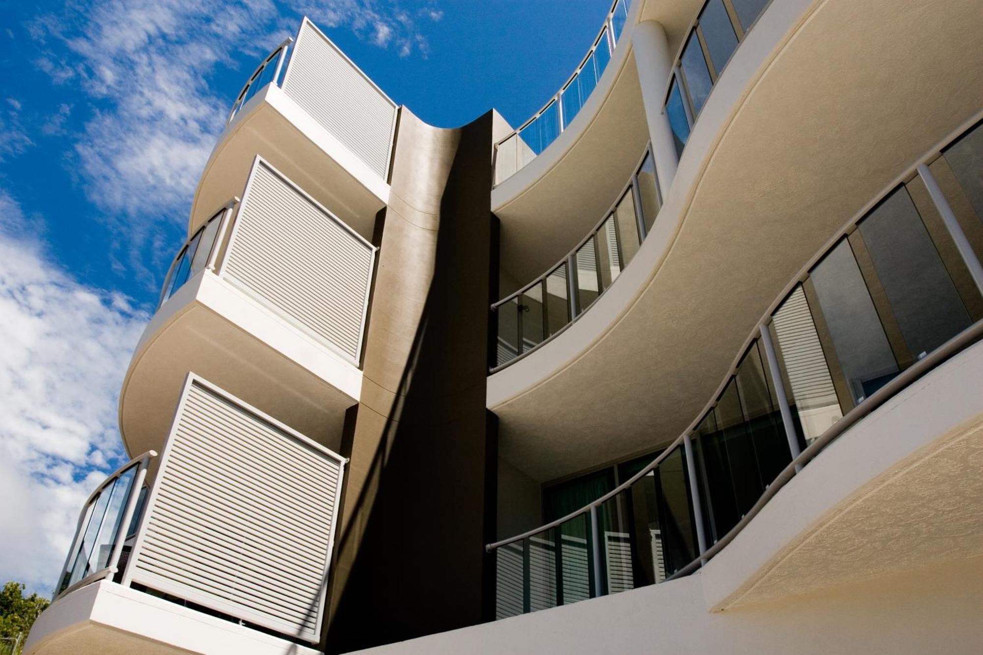 At Marina Shores Эйрли-Бич Экстерьер фото The exterior of the building